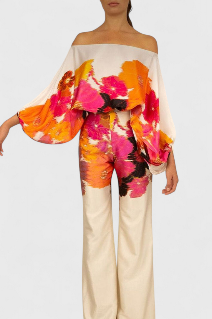 Sybella Dviejų Dalių Komplektas su Atvirais Pečiais ir Platais Batai su Raštu