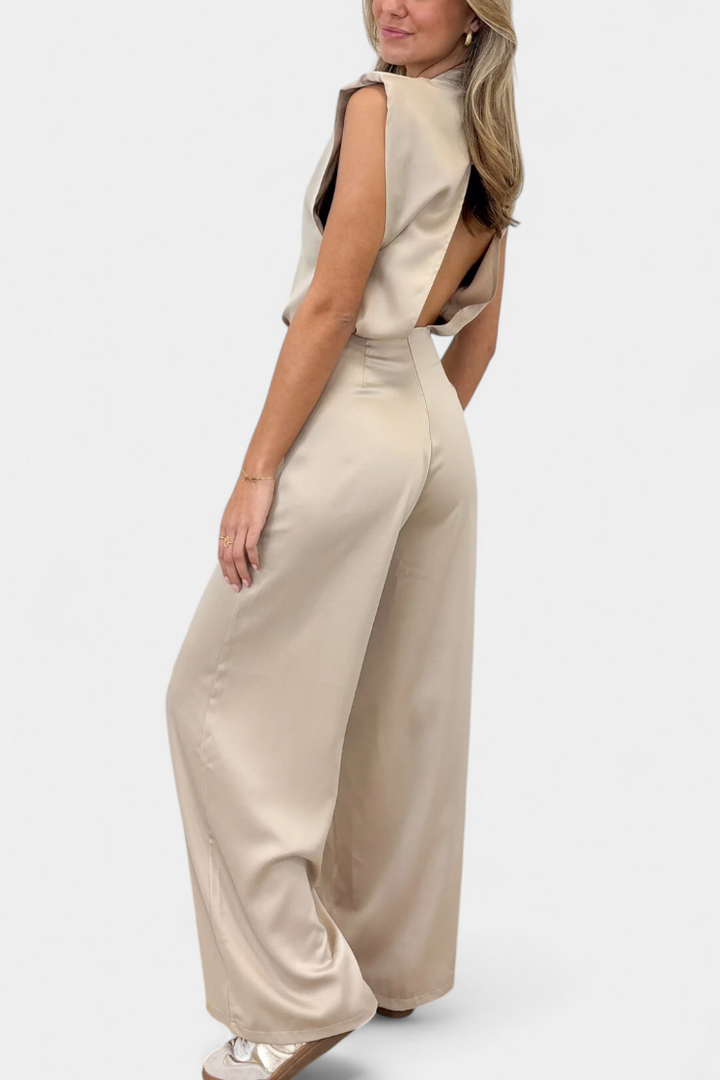 Francis Mono Su Sraigtiniu Kirpimu Atgal